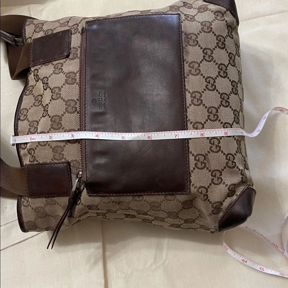 Gucci Vintage Authentic GG Monogram Canvas Over Shoulder/Hand Tote Bag. P